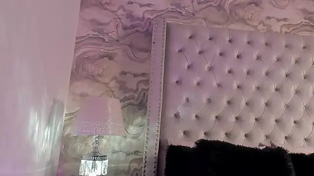 Snapshot of Kev_jenner chatting on February 22, 6:59 pm Kev jenner online show from February 22, 6:59 pm