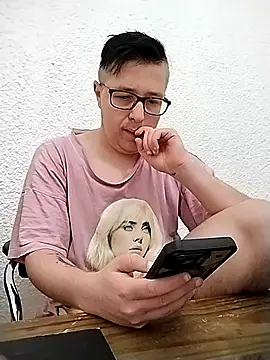 Snapshot of bisexualboy05 chatting on September 20, 6:41 pm bisexualboy05 online show from September 20, 6:41 pm