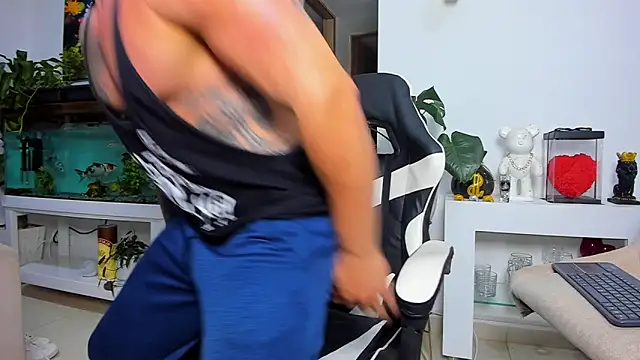 Johnnygrayson1 online show from November 12, 12:16 am