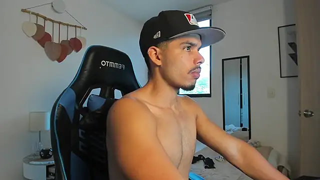 mateoleonee online show from September 25, 9:35 pm