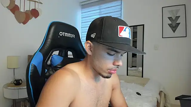 mateoleonee online show from October 1, 8:46 pm