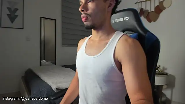 mateoleonee online show from March 16, 1:07 am