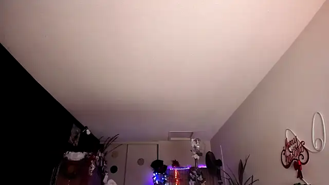 Snapshot of leatherz69 chatting on December 30, 1:04 am leatherz69 online show from December 30, 1:04 am