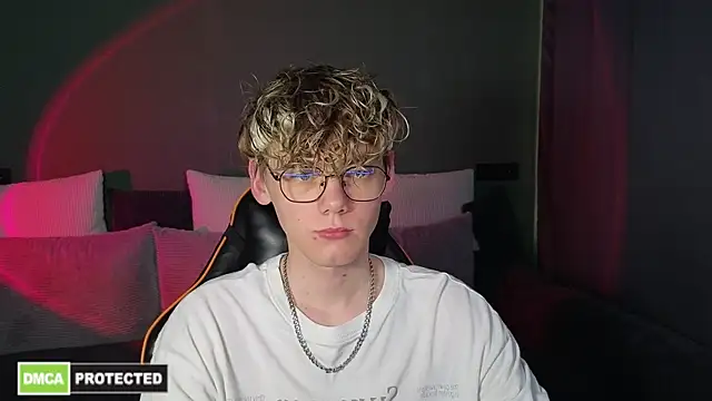 Keytaro online show from April 14, 3:11 pm