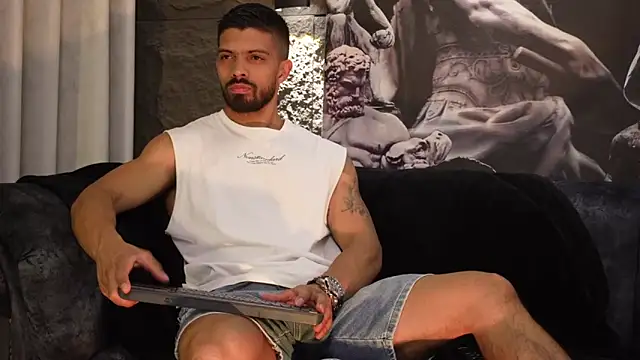 DannSaenz online show from November 25, 2:30 pm