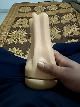 Snapshot of Unicorns74 chatting on December 29, 4:19 pm Unicorns74 online show from December 29, 4:19 pm