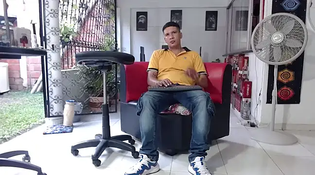 damiam fiery online show from December 2, 9:04 pm