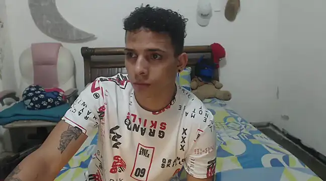 hot toy boy  online show from February 3, 6:56 am