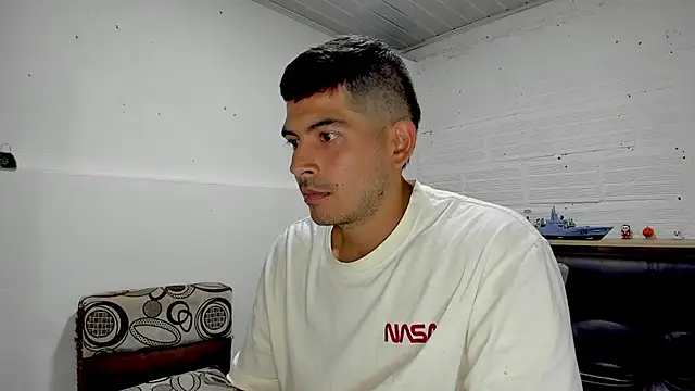 Himoreno25 online show from December 11, 12:56 am