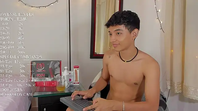 Snapshot of mike_tylor01 chatting on January 16, 2:09 am mike tylor01 online show from January 16, 2:09 am