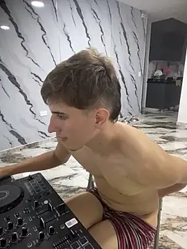 oliver Lz online show from November 29, 10:56 pm