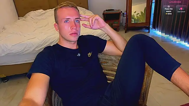 tommy cumfinger online show from June 17, 1:51 am