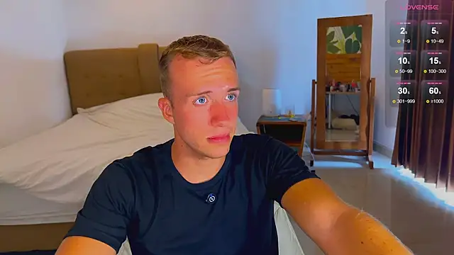 Snapshot of tommy_cumfinger chatting on September 30, 3:56 am tommy cumfinger online show from September 30, 3:56 am