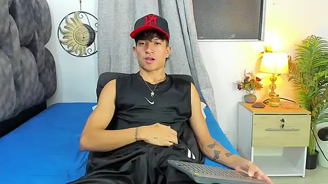  CamiloBass online show from April 11, 1:24 am