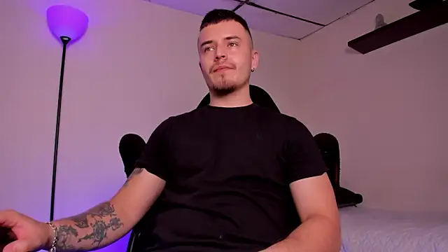 james connor2 online show from November 15, 7:49 pm