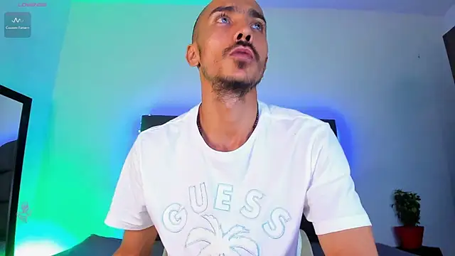 Snapshot of steven_hott8 chatting on September 10, 4:22 am steven hott8 online show from September 10, 4:22 am