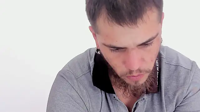 Snapshot of Beard_xox chatting on October 23, 8:12 pm Beard xox online show from October 23, 8:12 pm