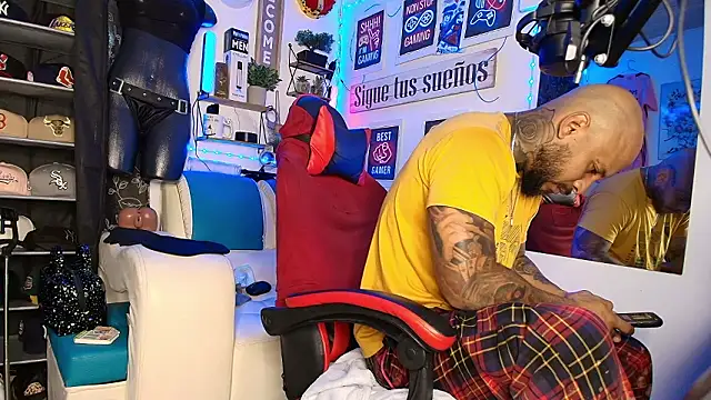 Leenar Key online show from March 20, 2:43 pm