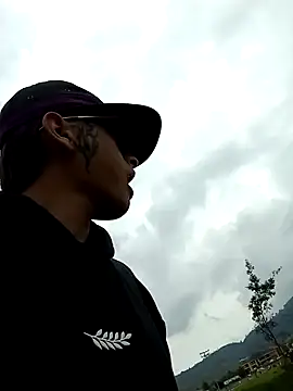 Snapshot of Cuervo_maniaco chatting on December 27, 4:44 pm Cuervo maniaco online show from December 27, 4:44 pm