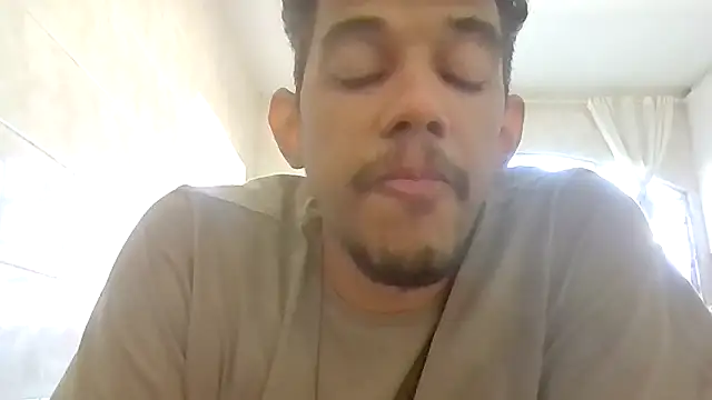 Snapshot of RenziTatte chatting on September 29, 11:52 am RenziTatte online show from September 29, 11:52 am