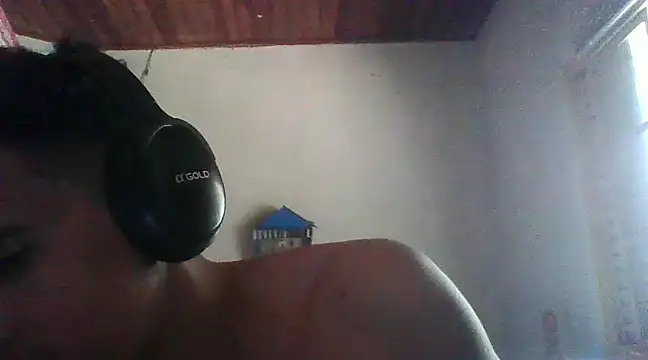 Snapshot of RenziTatte chatting on December 12, 1:06 pm RenziTatte online show from December 12, 1:06 pm