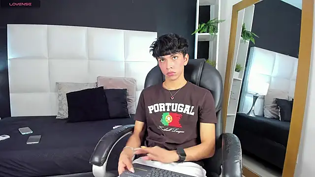 Santy carrington online show from December 16, 8:37 pm