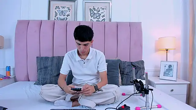 Santy carrington online show from March 10, 8:37 pm