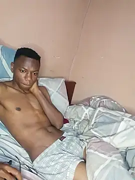 Snapshot of fireboyafrica chatting on January 6, 1:20 am fireboyafrica online show from January 6, 1:20 am