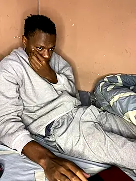 Snapshot of fireboyafrica chatting on October 7, 1:10 am fireboyafrica online show from October 7, 1:10 am