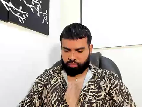 JEAN  TAUREAU online show from December 5, 4:52 am