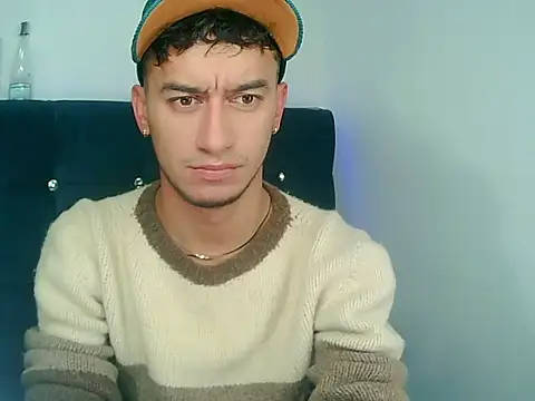 Snapshot of Kevin_Torres chatting on January 3, 2:43 am Kevin Torres online show from January 3, 2:43 am