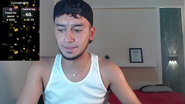 Snapshot of Kevin_Torres chatting on October 11, 3:21 am Kevin Torres online show from October 11, 3:21 am