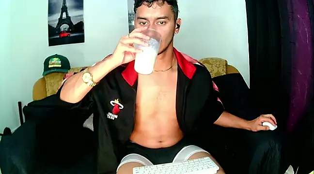 Snapshot of Kevin_Torres chatting on January 26, 5:55 pm Kevin Torres online show from January 26, 5:55 pm