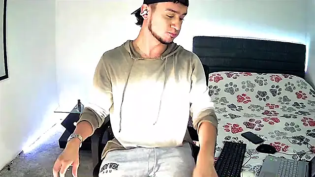 Kevin Torres online show from December 13, 9:54 pm