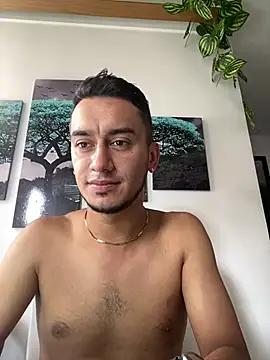 Snapshot of Kevin_Torres chatting on February 21, 4:37 pm Kevin Torres online show from February 21, 4:37 pm