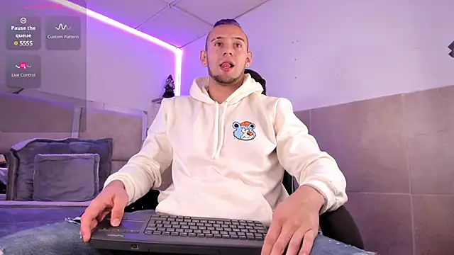 Damon Bakert online show from January 11, 2:36 pm