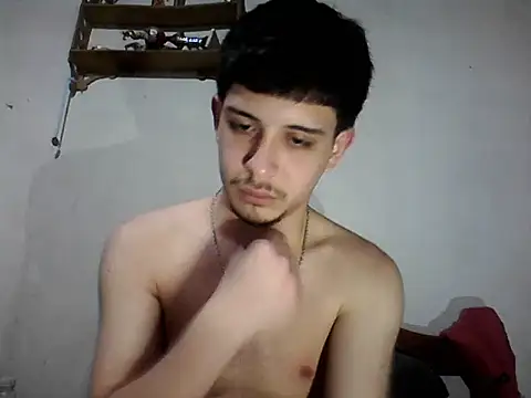 Snapshot of Elvergonn2105 chatting on September 27, 5:38 am Elvergonn2105 online show from September 27, 5:38 am