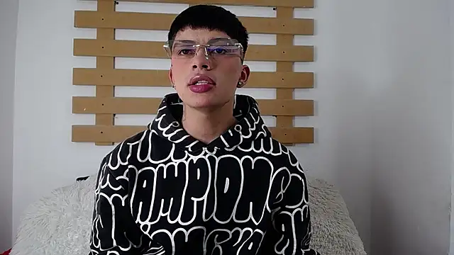 Steev Novoa online show from January 26, 3:27 am