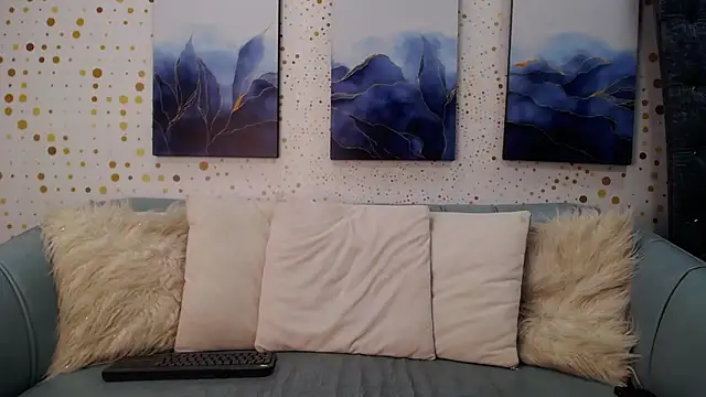 Steev Novoa online show from December 14, 5:18 am