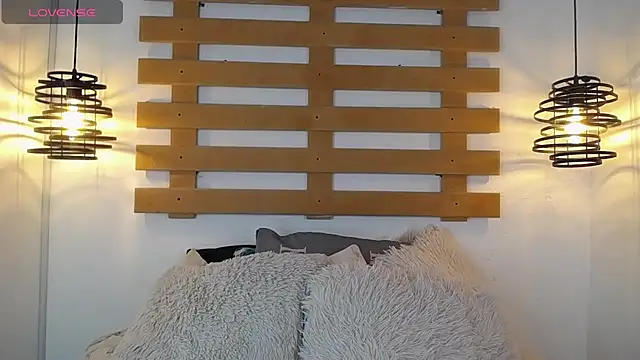 Steev Novoa online show from February 20, 5:44 am