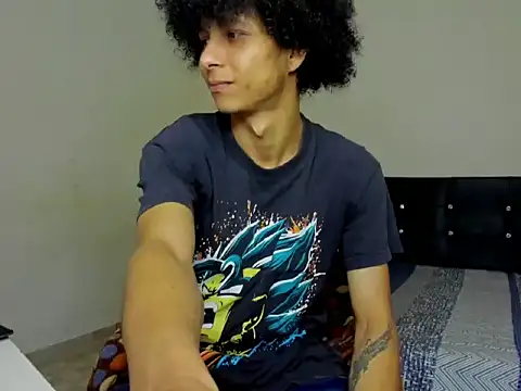 Snapshot of cardrey05 chatting on September 24, 2:11 am cardrey05 online show from September 24, 2:11 am