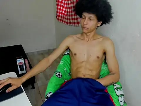 Snapshot of cardrey05 chatting on September 25, 9:02 pm cardrey05 online show from September 25, 9:02 pm