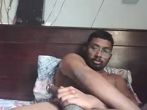 Snapshot of chennaibull101 chatting on January 3, 4:11 am chennaibull101 online show from January 3, 4:11 am