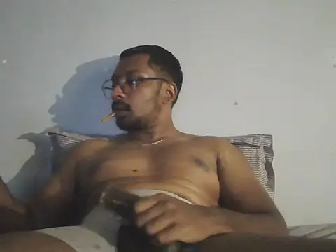 Snapshot of chennaibull101 chatting on October 28, 9:23 am chennaibull101 online show from October 28, 9:23 am