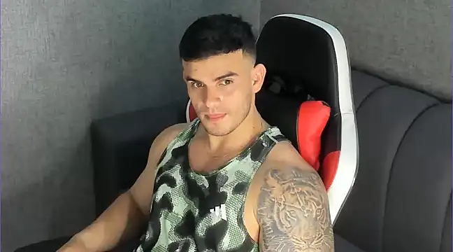 Ricardogo19 online show from February 4, 10:45 pm