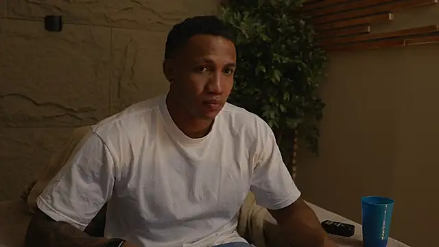 Logan Varela online show from October 19, 2:05 am