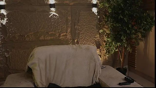 Logan Varela online show from October 1, 1:48 pm