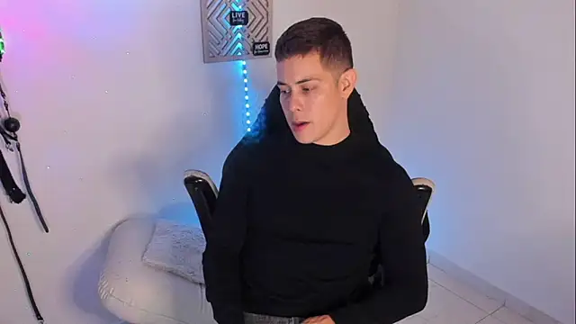 Alan hadid1 online show from March 2, 3:45 am