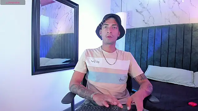 DrakeNeumann online show from November 15, 3:52 am