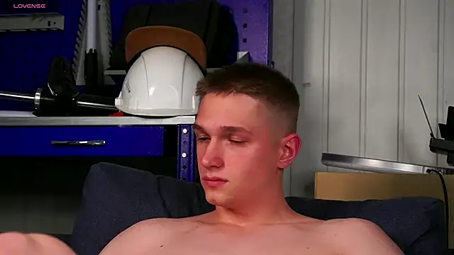 dustyn fox online show from December 15, 7:55 pm